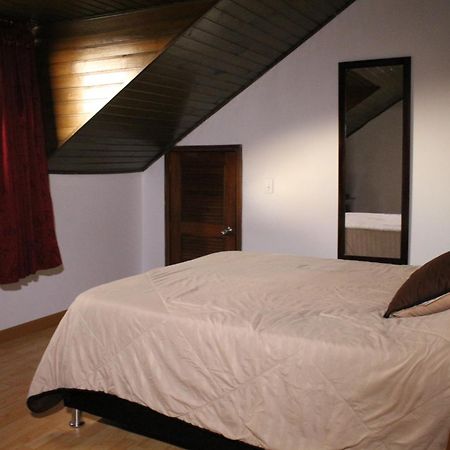 Hospedaje Sary House Bogotá Esterno foto