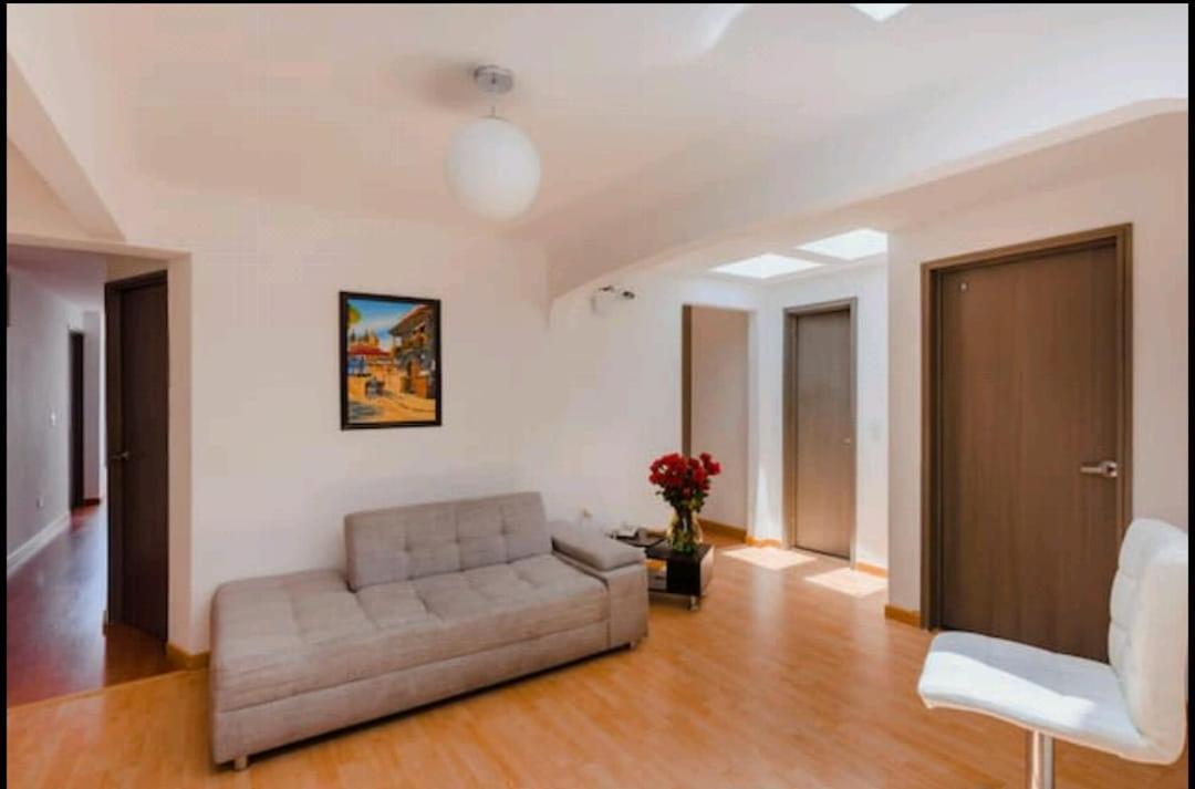 Hospedaje Sary House Bogotá Esterno foto
